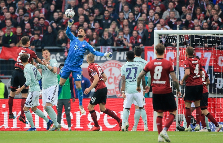 他关于多个 他关于多个